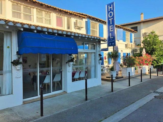 Hotel Le Castelet Saintes-Maries-de-La-Mer Exterior foto